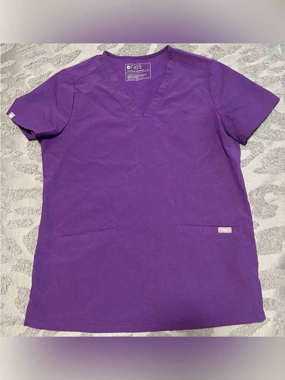 FIGS Ultra Violet Casma Three Pocket Scrub Top Size Small